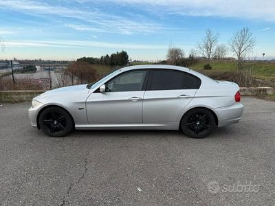 Grigio Usata 2010 BMW 318 Berlina | 4500 € (Buon prezzo)