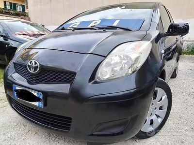 Usata Toyota Yaris 69 CV (50 kW) 2010 Nero Utilitaria