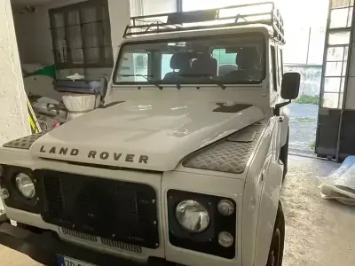 Usata Land Rover Defender 122 CV (89 kW) 2025 SUV