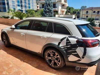 Usata Opel Insignia Country Tourer 163 CV (119 kW) 2014 Bianco Station wagon