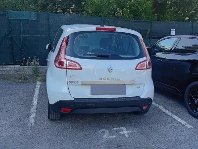 Usata Renault Scénic III XMOD 110 CV (80 kW) 2011 Bianco Monovolume