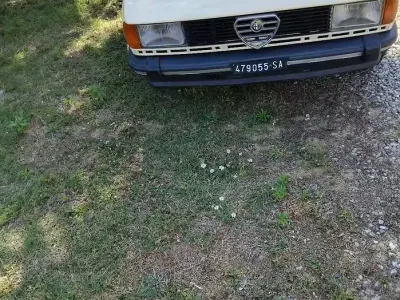 Usata Alfa Romeo Giulietta 109 CV (80 kW) 1982 Giallo Berlina