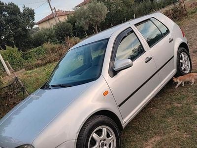 Usata VW Golf IV 100 CV (73 kW) 2000 Grigio Utilitaria