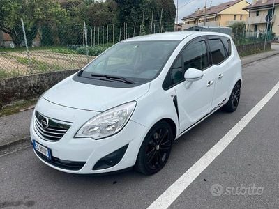 Usata Opel Meriva 101 CV (74 kW) 2011 Bianco Monovolume