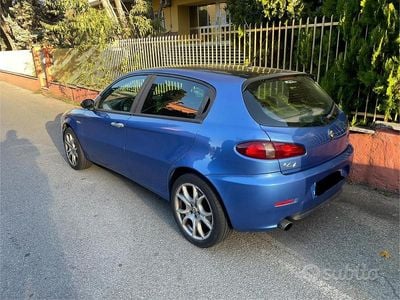 Usata Alfa Romeo 147 105 CV (77 kW) 2008 Blu Utilitaria