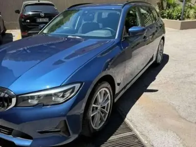 Usata BMW 320 Advantage 190 CV (139 kW) 2020 Blu/azzurro Station wagon