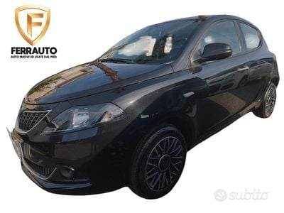 Usata Lancia Ypsilon Platinum 71 CV (52 kW) 2024 Nero Utilitaria