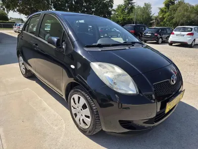 Usata Toyota Yaris Sol 69 CV (50 kW) 2008 Nero Utilitaria