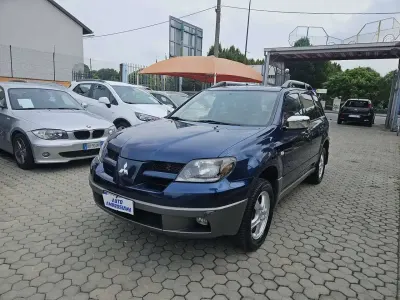 Usata Mitsubishi Outlander Comfort Edition 136 CV (100 kW) 2003 Blu/azzurro SUV