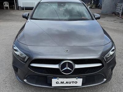 Usata Mercedes A180 116 CV (85 kW) 2019 Grigio Berlina