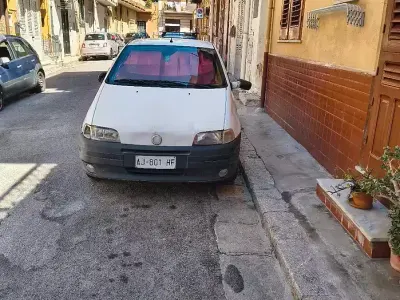 Usata Fiat Punto 54 CV (39 kW) 1996 Bianco Berlina