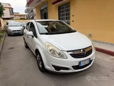 Usata Opel Corsa Club 75 CV (55 kW) 2010 Bianco Utilitaria