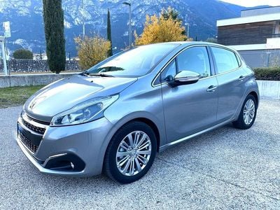 Grigio Usata 2019 Peugeot 208 Allure Utilitaria | 11.000 € (Buon prezzo)