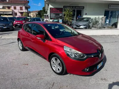 Occasion Renault Clio IV 75 PK (55 kW) 2015 Rood Sedan