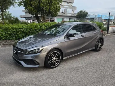 Gebraucht Mercedes A200 AMG line 156 PS (114 kW) 2017 Grau Limousine