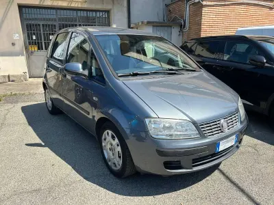 Usata Fiat Idea Active 95 CV (69 kW) 2011 Grigio patrizia Monovolume
