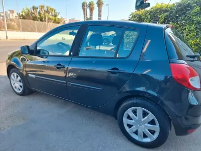 Brugt Renault Clio II Dynamique 58 HK (42 kW) 2010 Sort Sedan