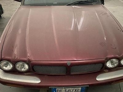 Usata Jaguar XJR 363 CV (266 kW) 1999 Rosso Berlina
