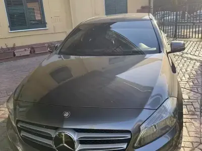 Käytetty Mercedes A180 109 HP (80 kW) 2013 Harmaa Sedan