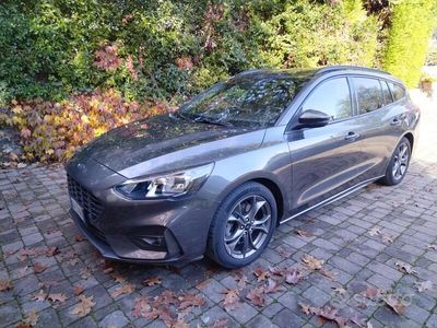 Usata Ford Focus ST-Line 125 CV (91 kW) 2020 Grigio Station wagon