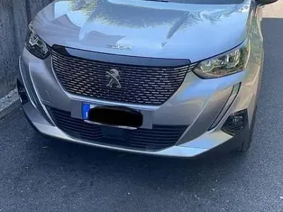 Usata Peugeot 2008 110 CV (80 kW) 2021 Grigio SUV