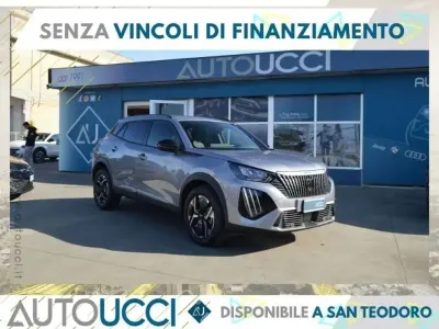 Usata Peugeot 2008 Allure 101 CV (74 kW) 2025 Gray SUV