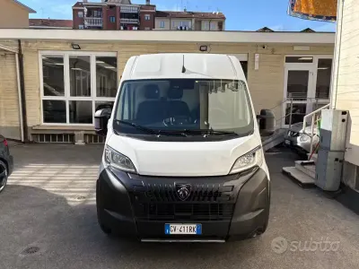 Gebraucht Peugeot Boxer S 140 PS (102 kW) 2024 Weiß Van