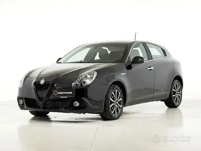 Usata Alfa Romeo Giulietta Distinctive 120 CV (88 kW) 2016 Nero Utilitaria