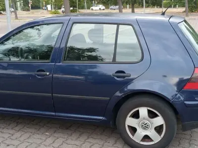 Usata VW Golf IV Highline 131 CV (96 kW) 2003 Berlina