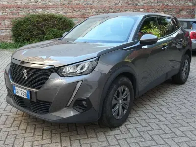 Usata Peugeot 2008 Active 131 CV (96 kW) 2020 Grigio SUV