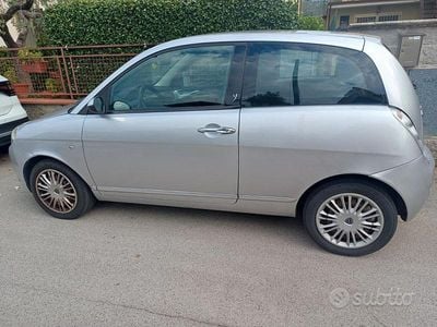 Usata Lancia Ypsilon 60 CV (44 kW) 2008 Argento Utilitaria