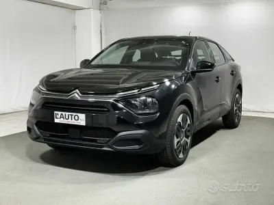 Neu Citroën C4 PureTech 101 PS (74 kW) 2025 Schwarz SUV