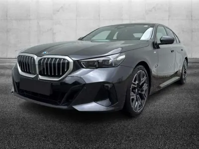 Usata BMW 520 M Sport 197 CV (144 kW) 2025 Grigio Berlina