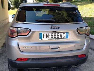 Używany Jeep Compass Limited 140 KM (102 kW) 2018 Srebrny SUV