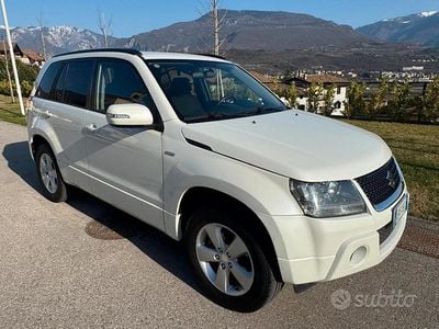 Usata Suzuki Grand Vitara 129 CV (94 kW) 2011 Bianco SUV