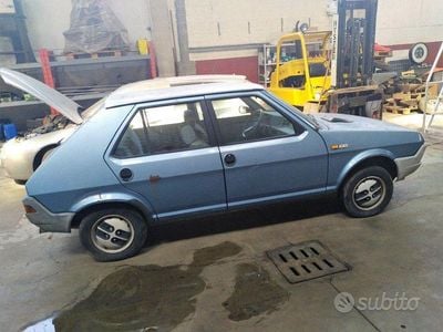 Käytetty Fiat Ritmo 60 HP (44 kW) 1982 Sininen Sedan