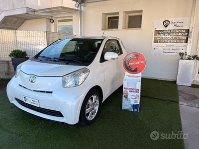 Usata Toyota iQ Sol 68 CV (50 kW) 2010 Bianco Utilitaria