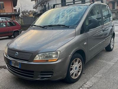 Käytetty Fiat Multipla 103 HP (75 kW) 2009 Tila-auto