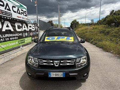 Usata Dacia Duster Lauréate 110 CV (80 kW) 2014 Grigio SUV