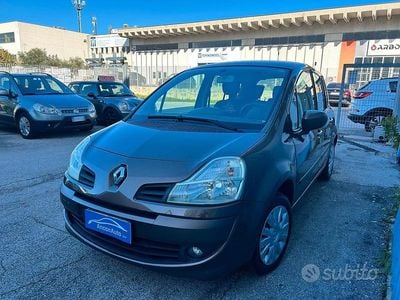 Marrone Usata 2011 Renault Modus Monovolume | 4200 € (Buon prezzo)