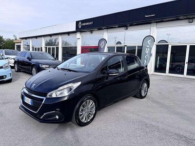 Usata Peugeot 208 Active 75 CV (55 kW) 2015 Nero Utilitaria