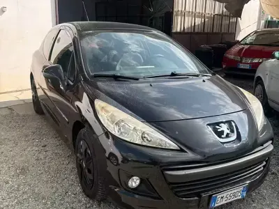 Usata Peugeot 207 Allure 68 CV (50 kW) 2012 Nero Berlina