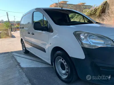 Usata Peugeot Partner 99 CV (72 kW) 2018 Bianco Monovolume