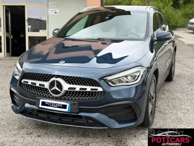 Usado Mercedes GLA200 150 CV (110 kW) 2021 Azul SUV