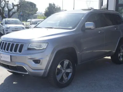 Usata Jeep Grand Cherokee Overland 250 CV (183 kW) 2015 Argento SUV