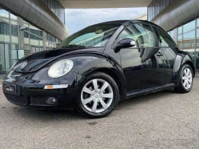 Usata VW New Beetle 105 CV (77 kW) 2007 Nero Utilitaria