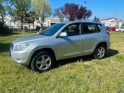 Usata Toyota RAV4 Sol 136 CV (100 kW) 2007 Grigio SUV