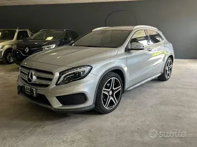 Usata Mercedes GLA200 Premium 156 CV (114 kW) 2016 Grigio SUV