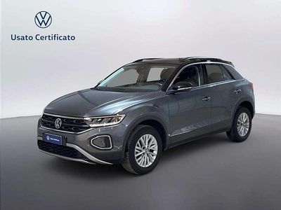 Usata VW T-Roc Life 110 CV (80 kW) 2023 Indium grey metallizzato nero SUV