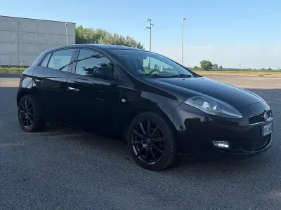 Usata Fiat Bravo Easy 90 CV (66 kW) 2012 Nero Utilitaria